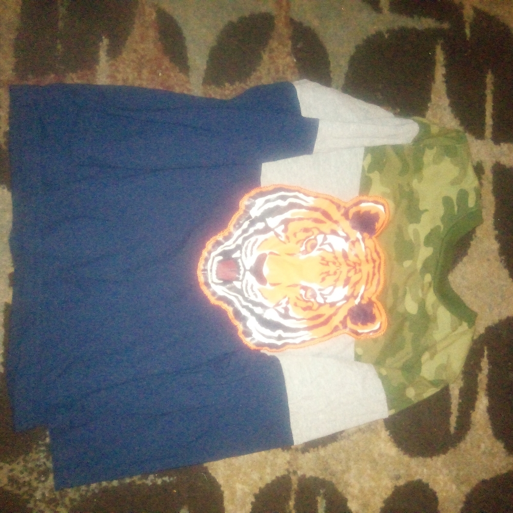 Boys long sleeve bear shirt